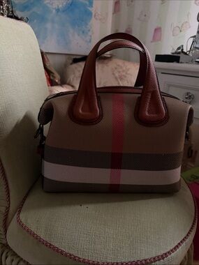 Chic Tan and Red Burberry Style Women's Handbag
